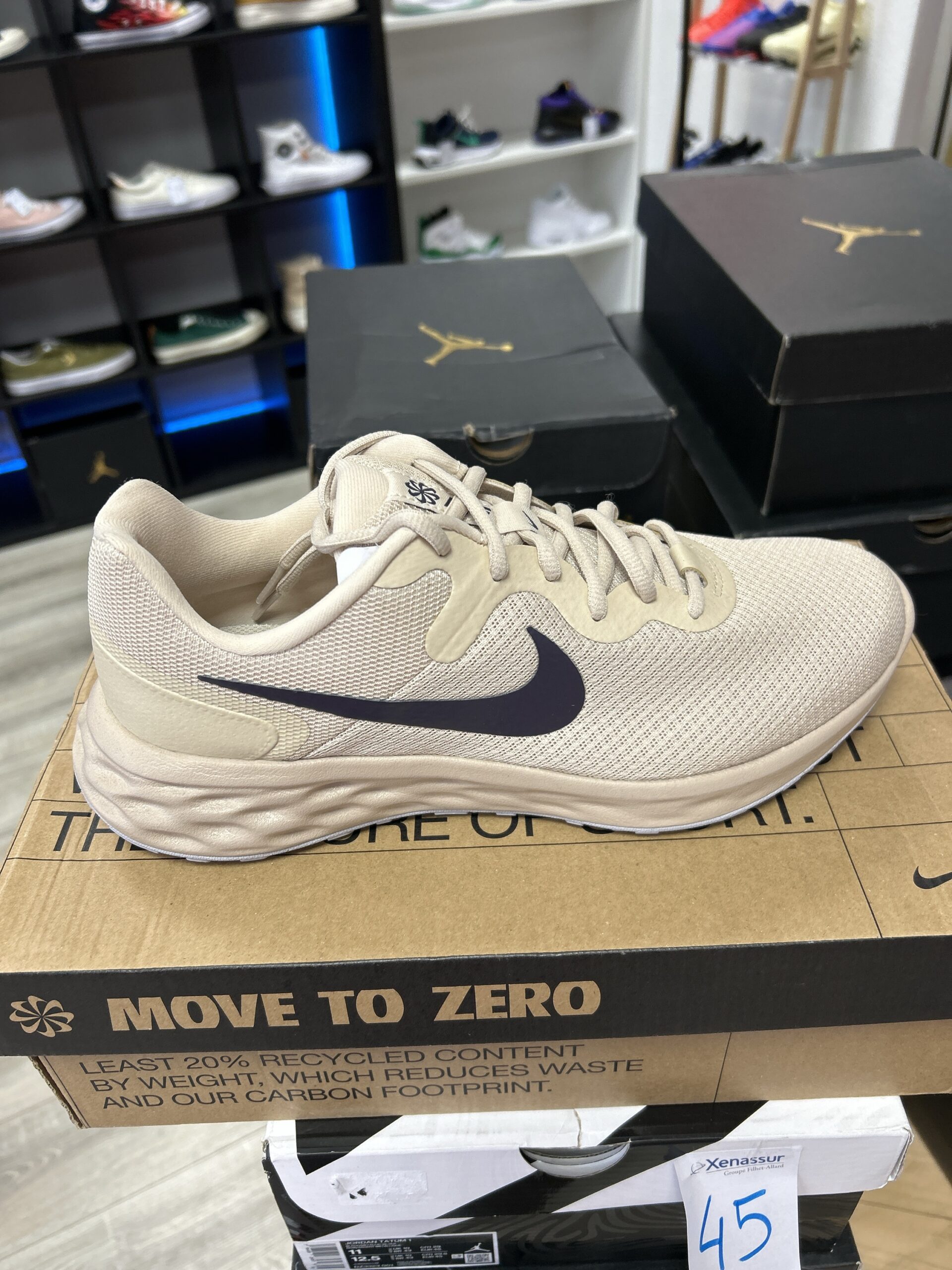 CHAUSSURES DE RUNNING BEIGE - REVOLUTION 6 INJECTION PHYLON - POINTURE 42,5