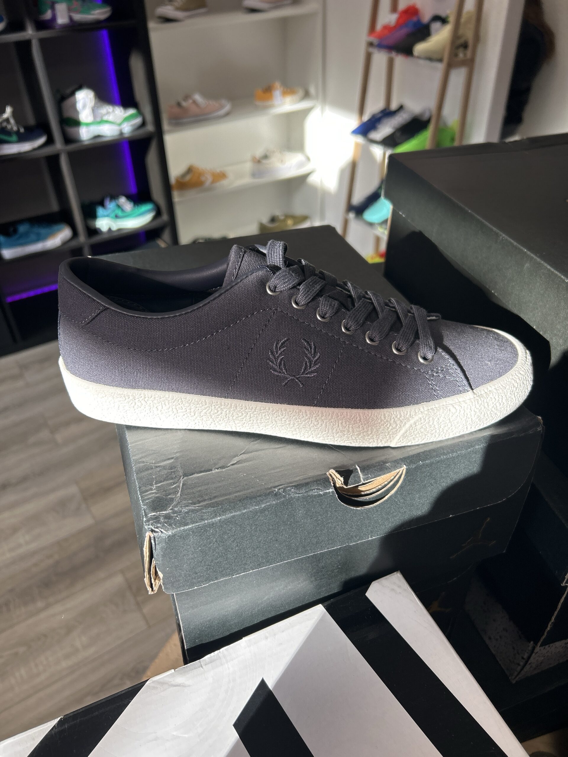 Chaussure Fred Perry Gris fonce